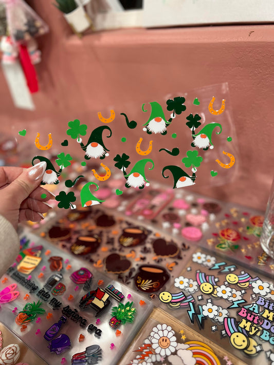 .GREEN GNOMES GLASS CUPS